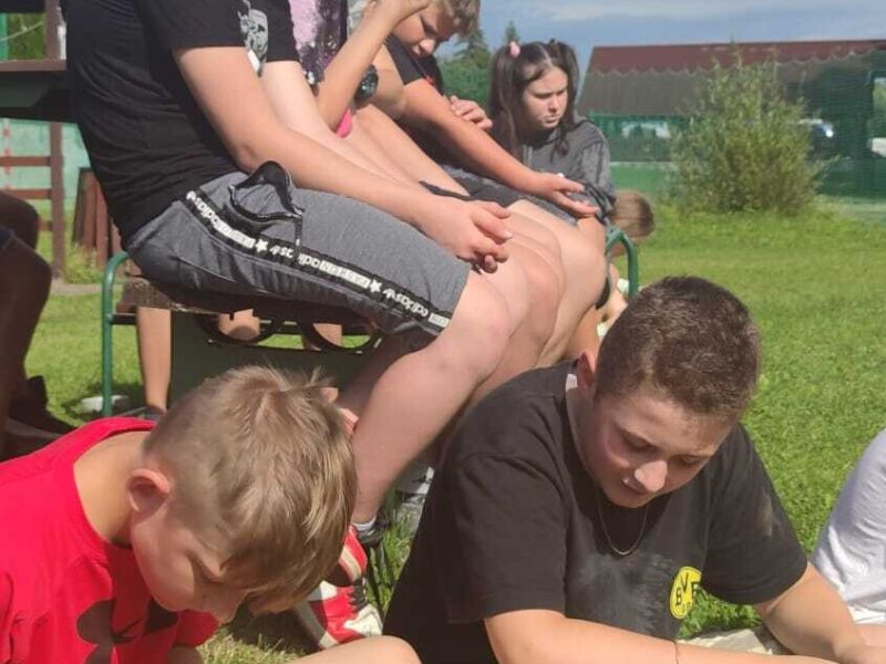 068